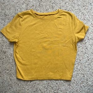 Mustard yellow basic cropped tee